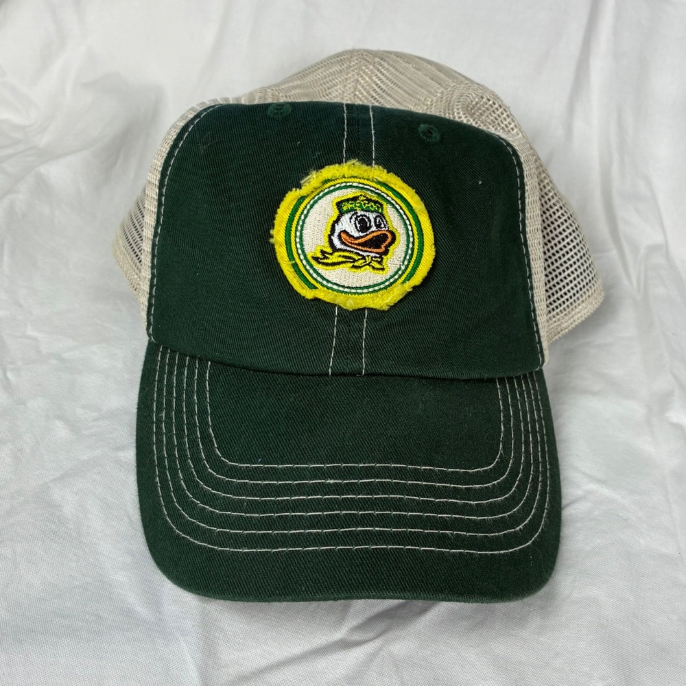 Oregon Ducks Captivating Headwear Mesh Snapback Trucker Hat Green Cream